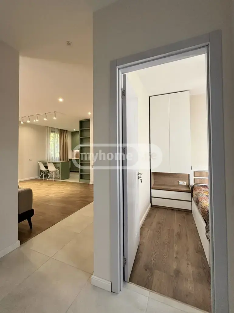 7 Room Private House For Sale view 5