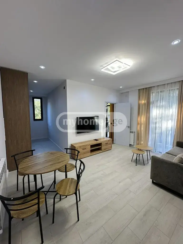 7 Room Private House For Sale view 2