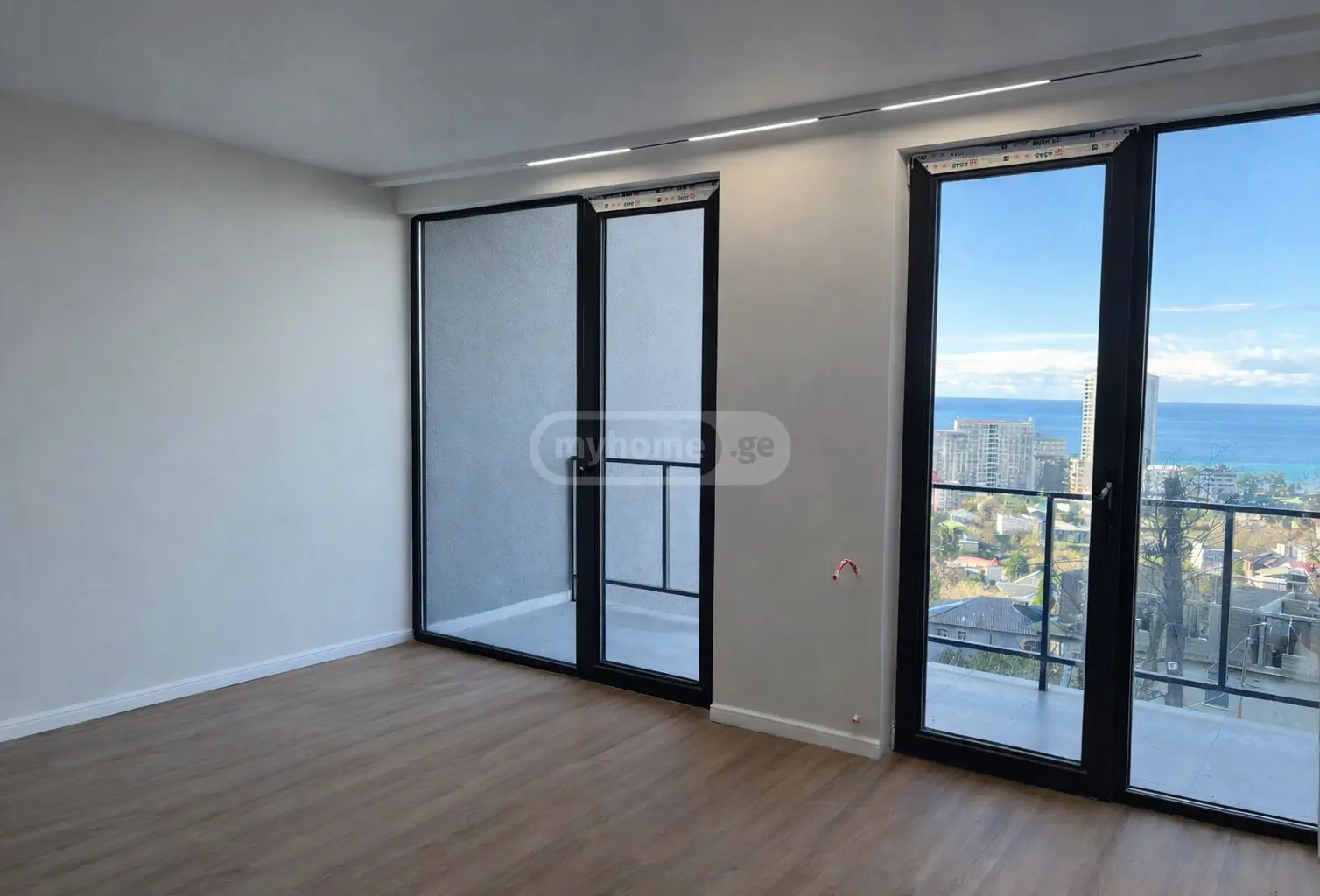 4 Room Private House For Sale view 3