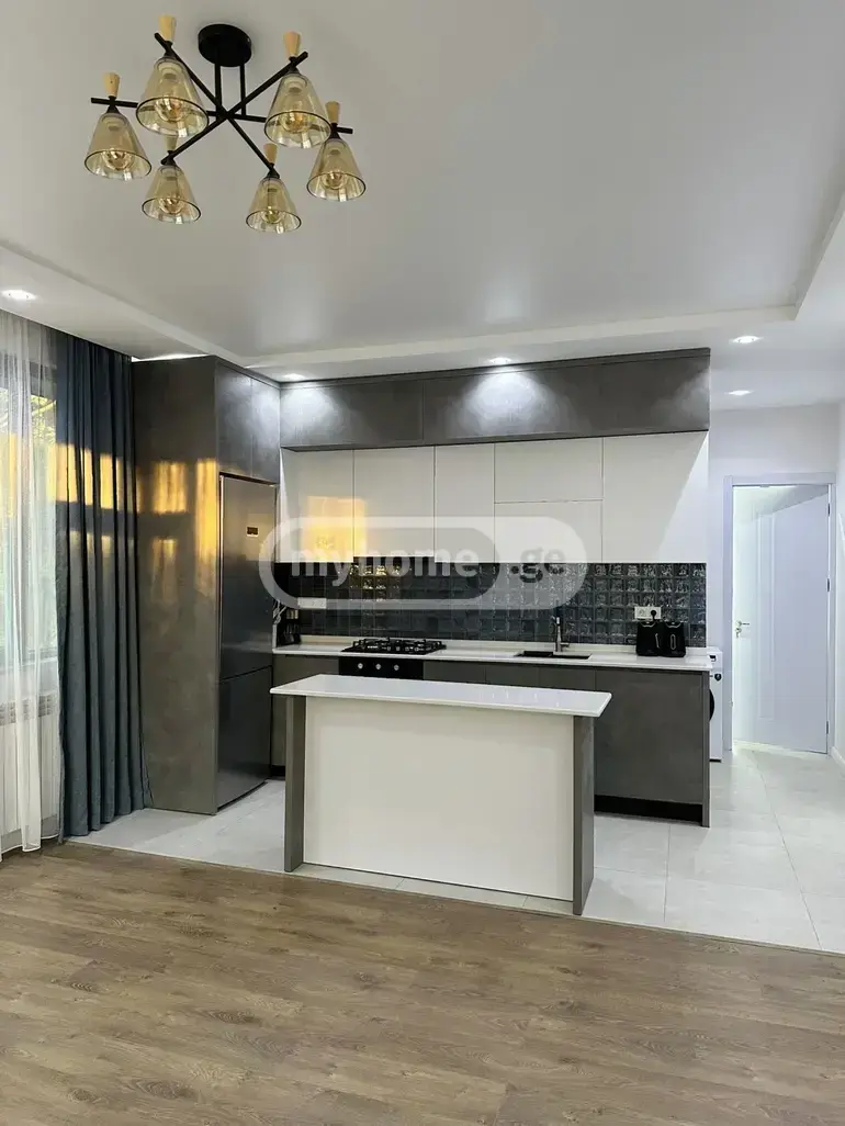 7 Room Private House For Sale view 4