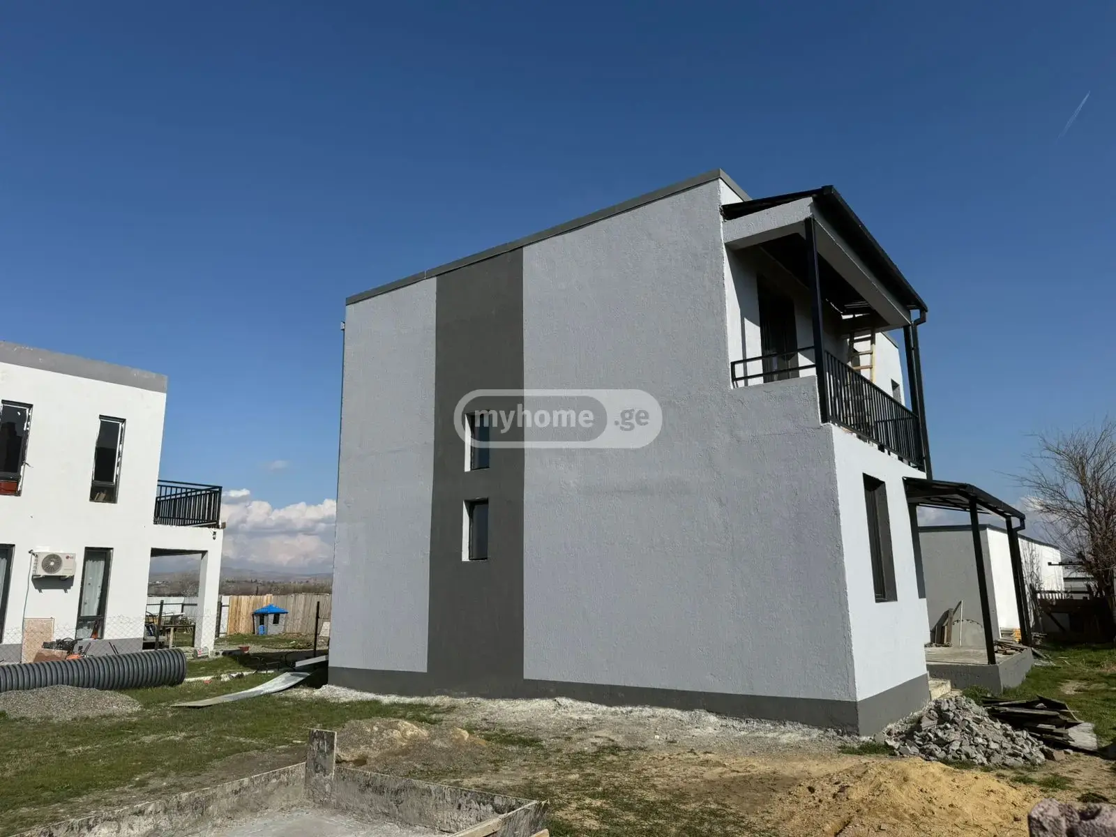 5 Room Private House For Sale view 2