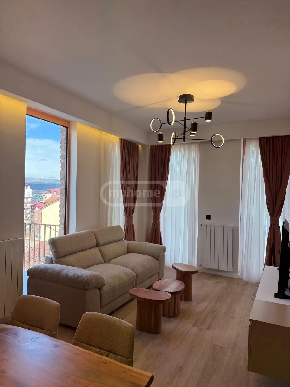 3 Room Apartment For Rent In Vera view 2