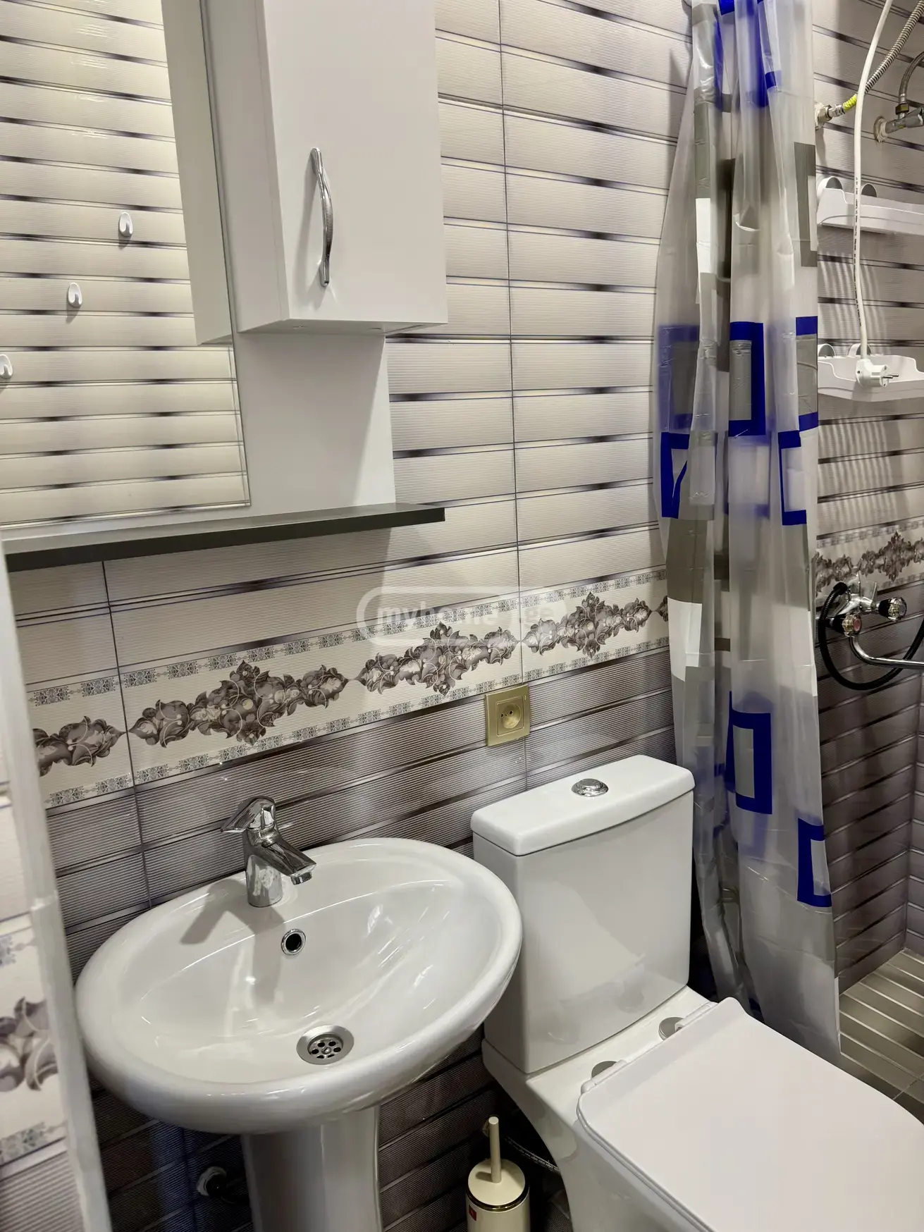 4 Room Private House For Rent In Isani view 16