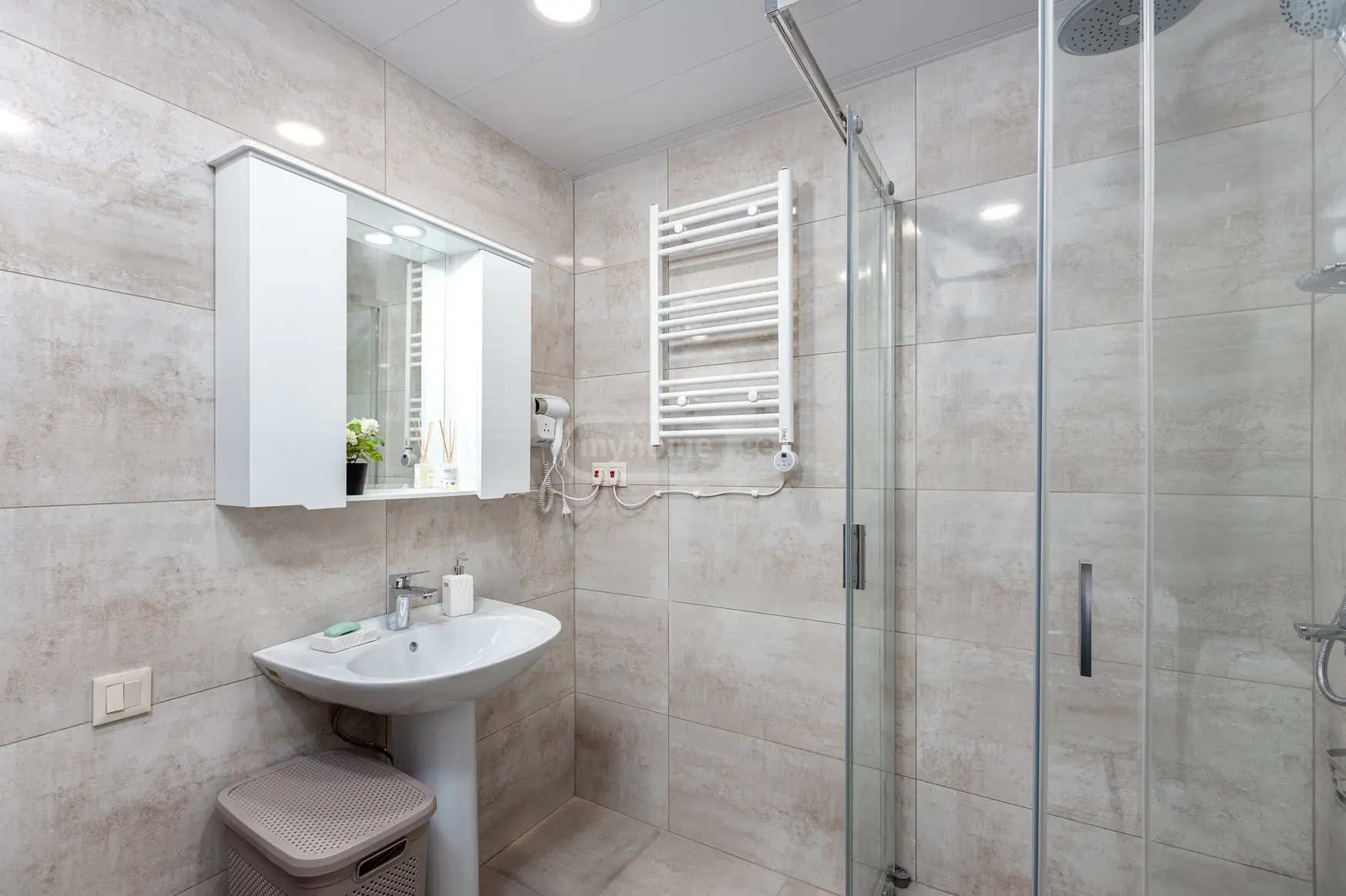6 Room Apartment Daily Rent In Sololaki view 5