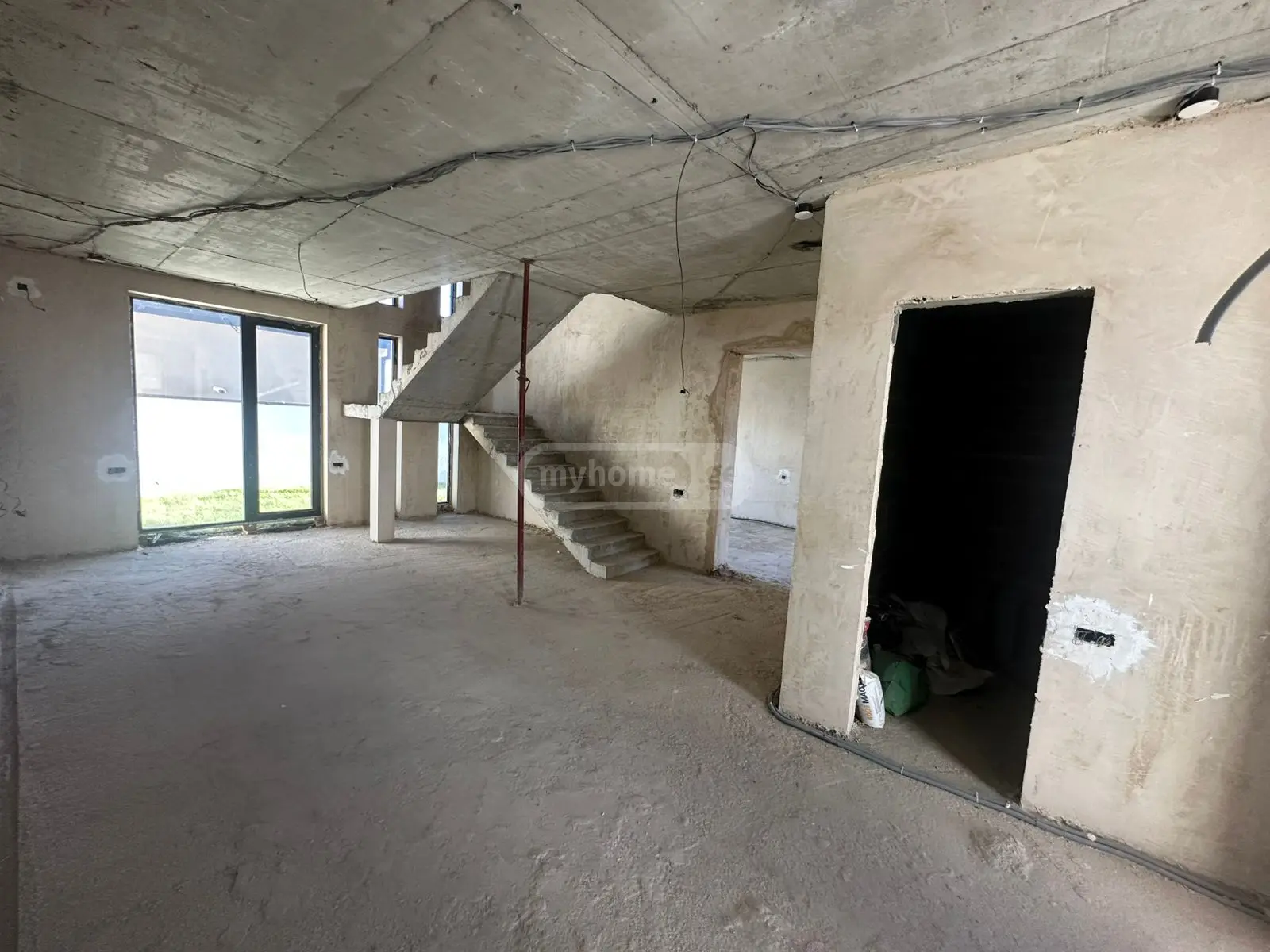 7 Room Private House For Sale view 6