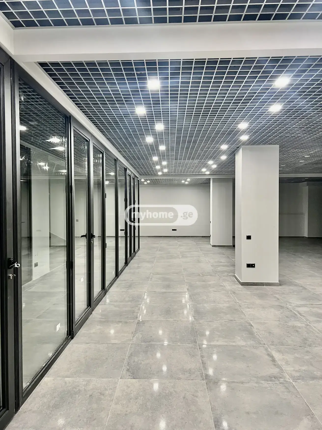 Office Commercial Area For Rent In Isani view 4