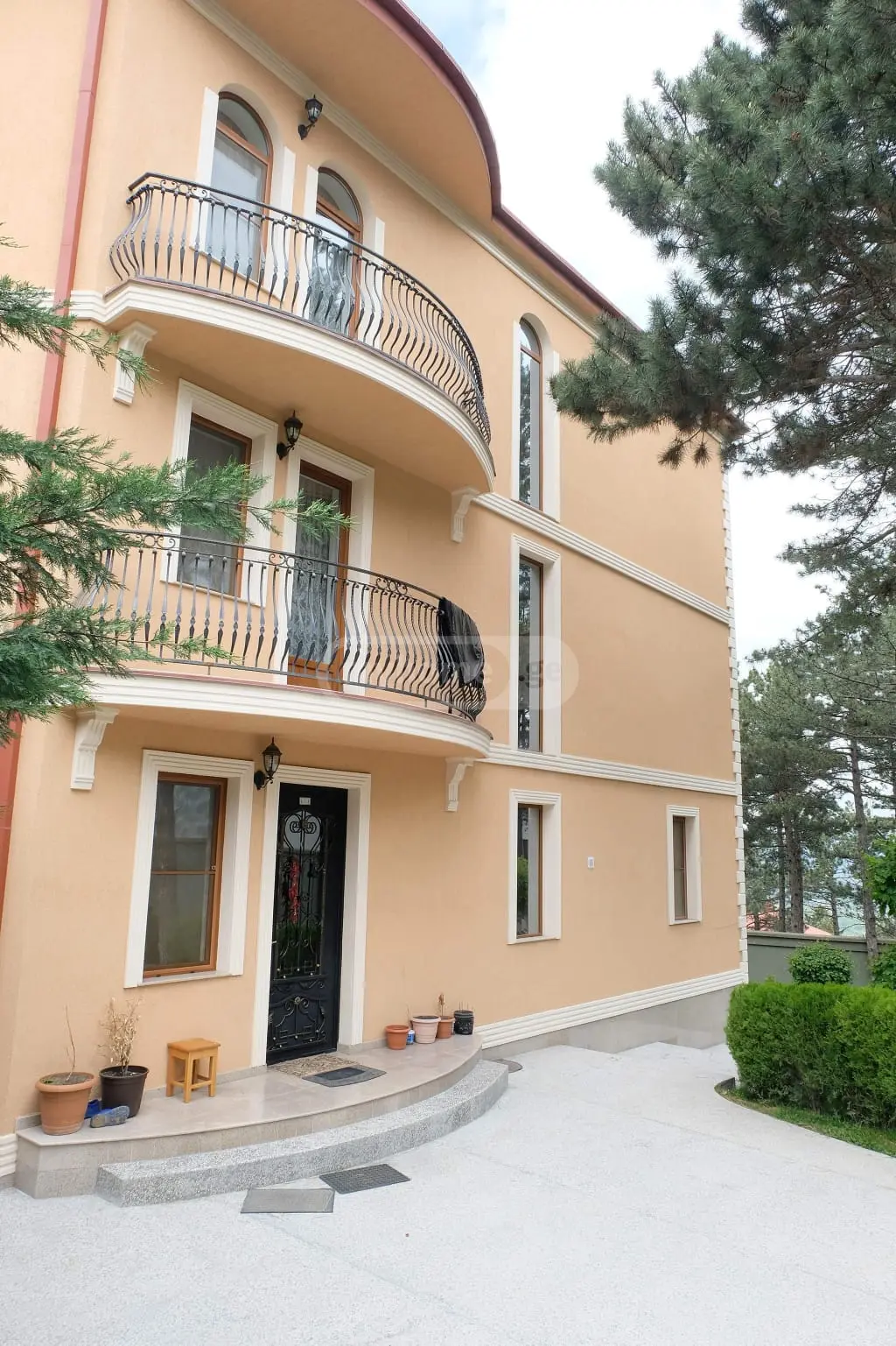 10+ Room Country House For Sale In Tskneti view 12