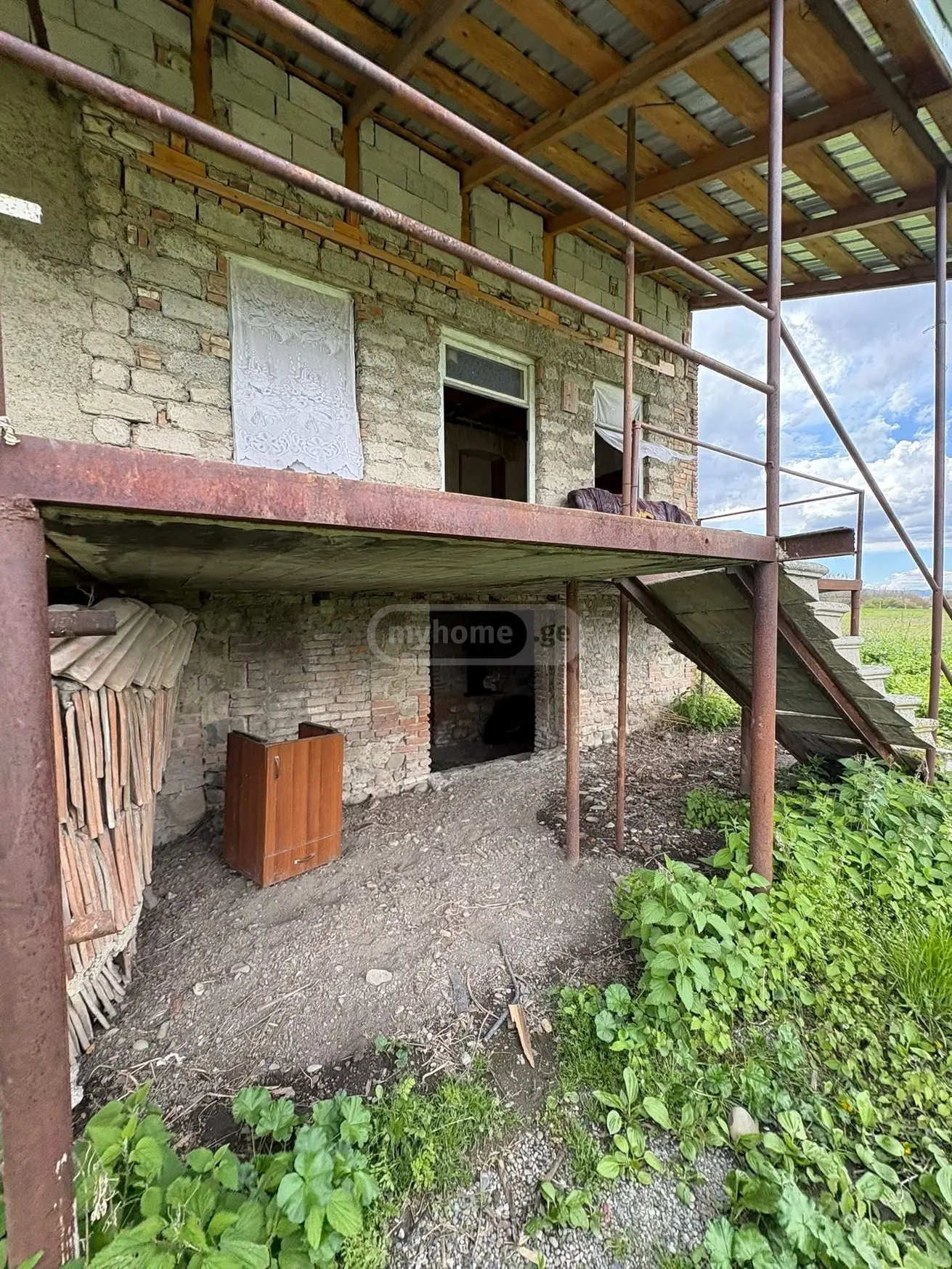 4 Room Private House For Sale view 2