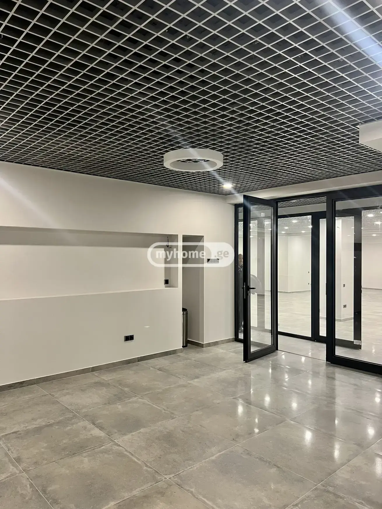 Office Commercial Area For Rent In Isani view 9