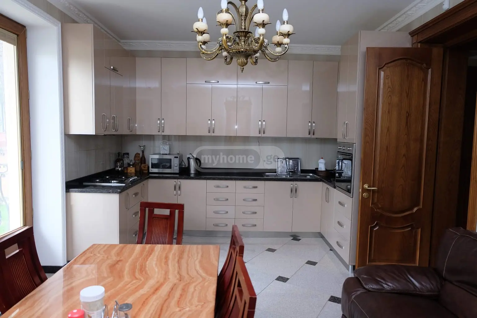 10+ Room Country House For Sale In Tskneti view 3