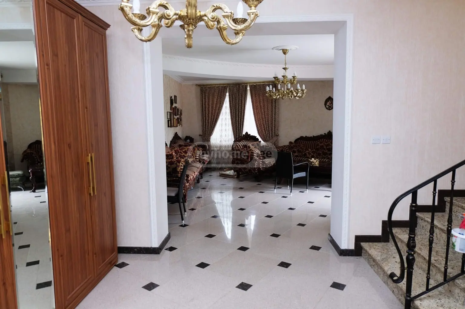 10+ Room Country House For Sale In Tskneti view 1