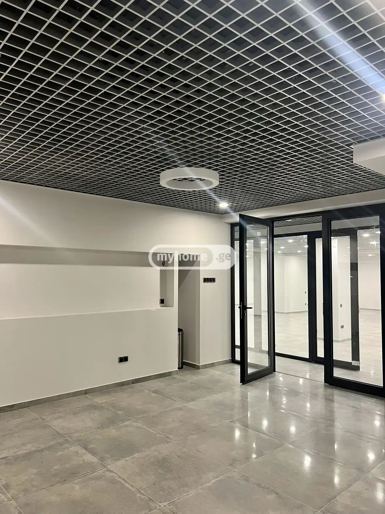 Office Commercial Area For Rent In Isani view 8
