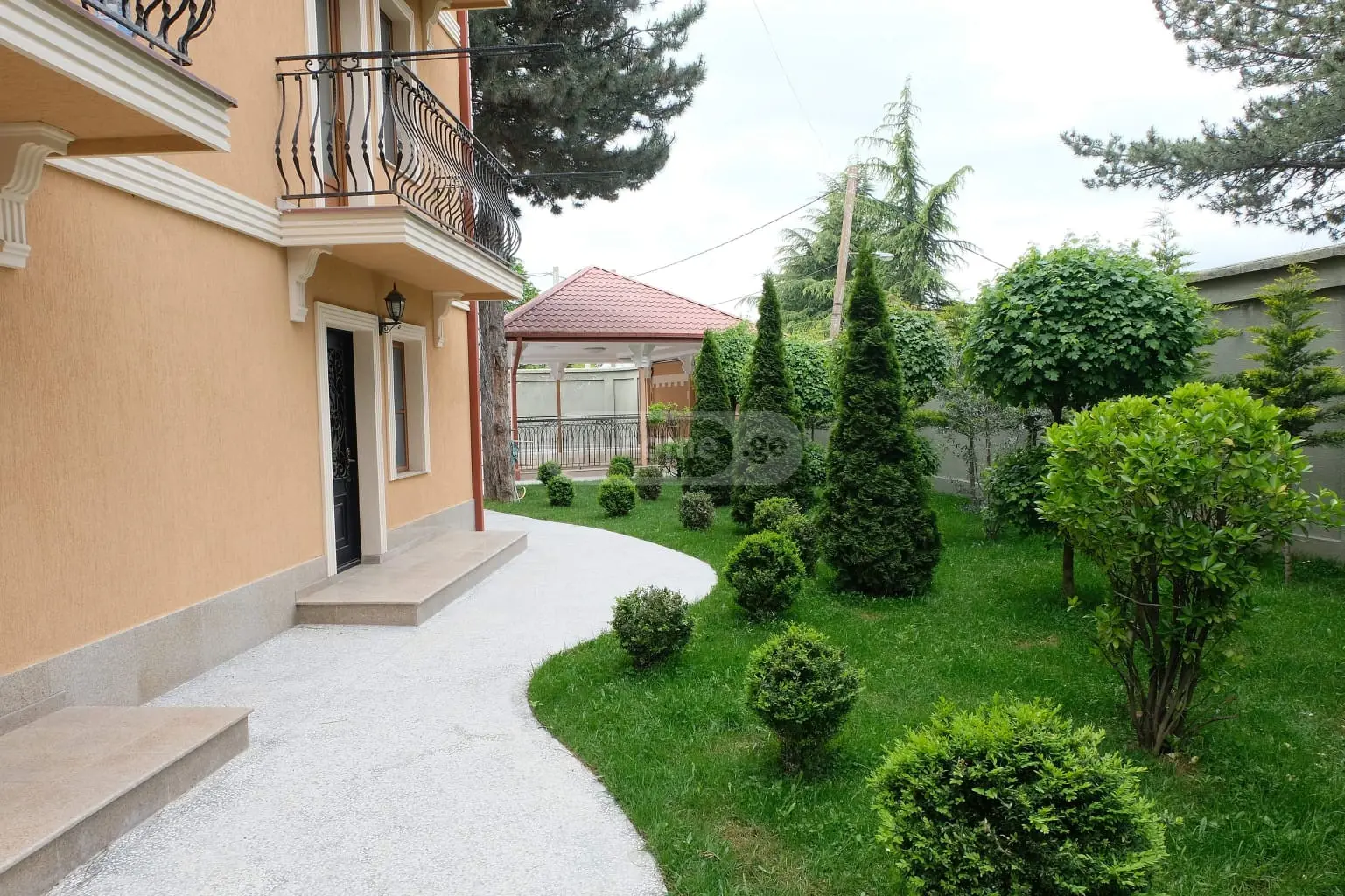 10+ Room Country House For Sale In Tskneti view 13