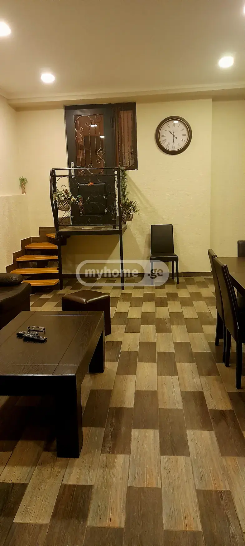 4 Room Private House For Rent In Vera view 3