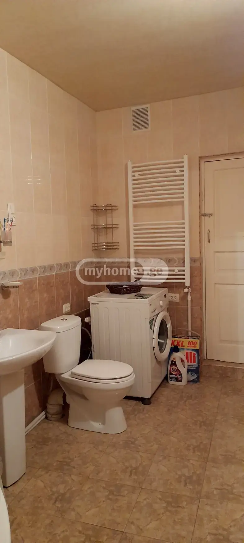 4 Room Private House For Rent In Vera view 13