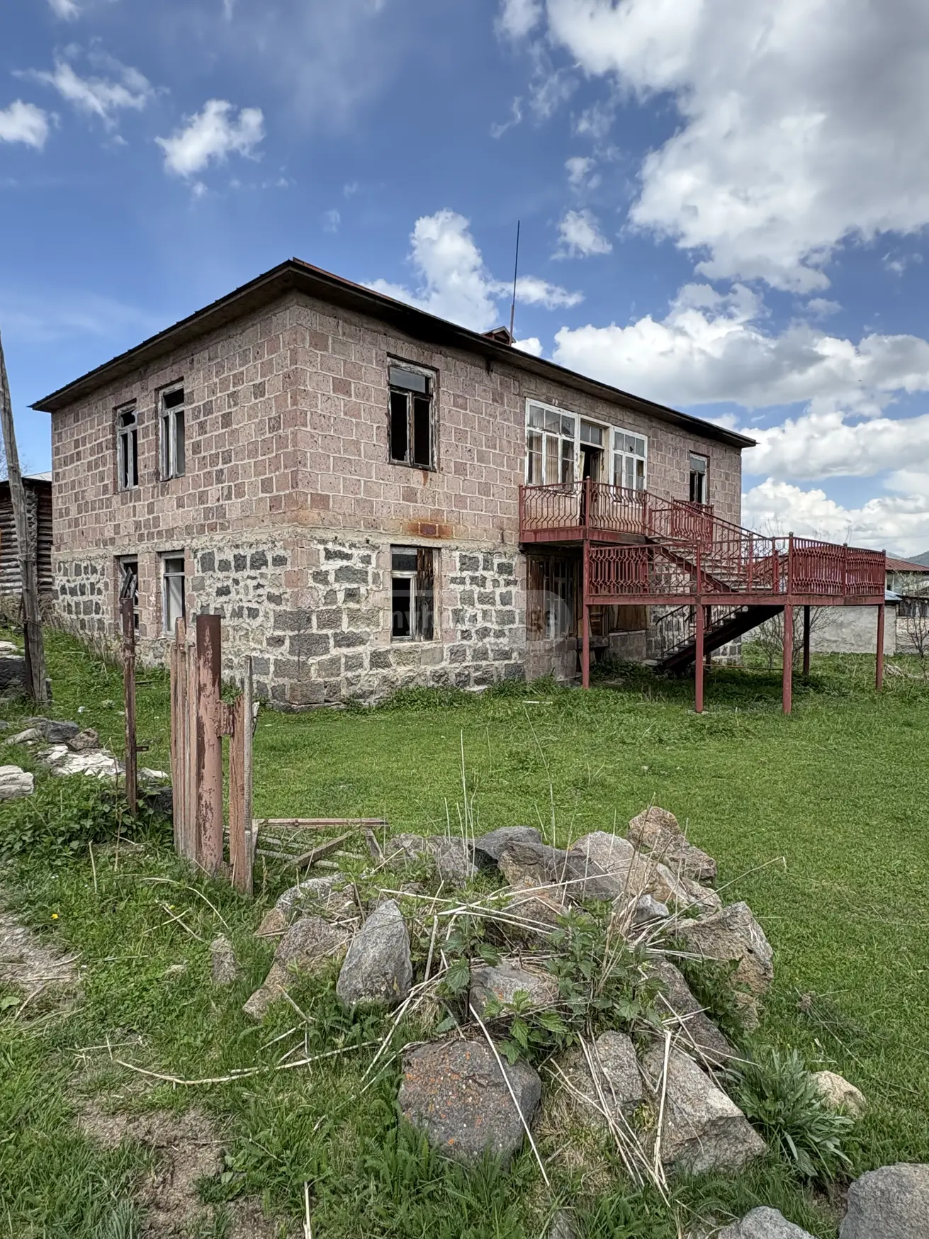 10+ Room Country House For Sale In Tsikhisjvari, In Borjomi Municipality view 1
