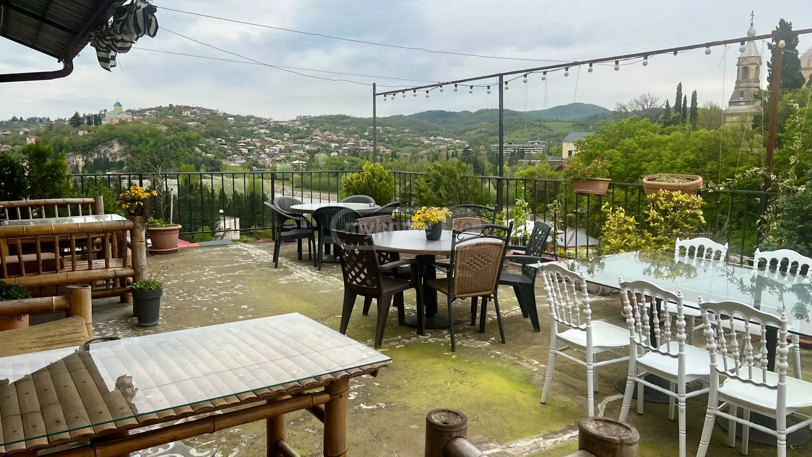 9 Room Hotel For Rent Mtsvaneqvavila, In Qutaisi view 4