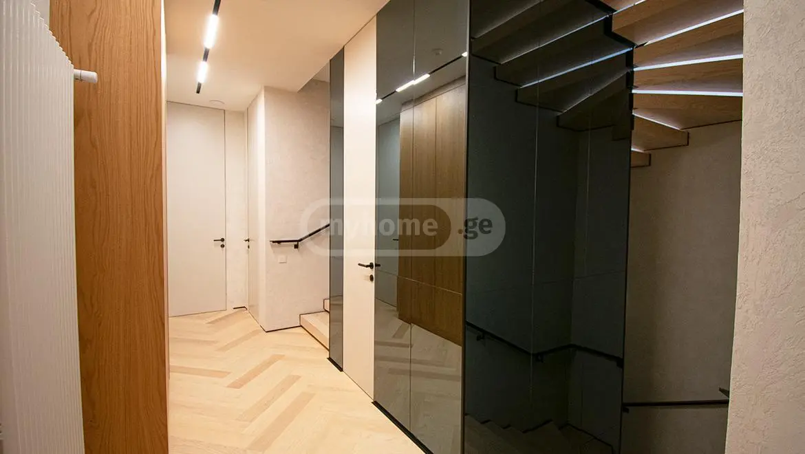 6 Room Private House For Sale view 8