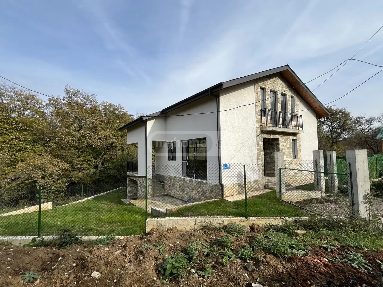 6 Room Country House For Sale view 1