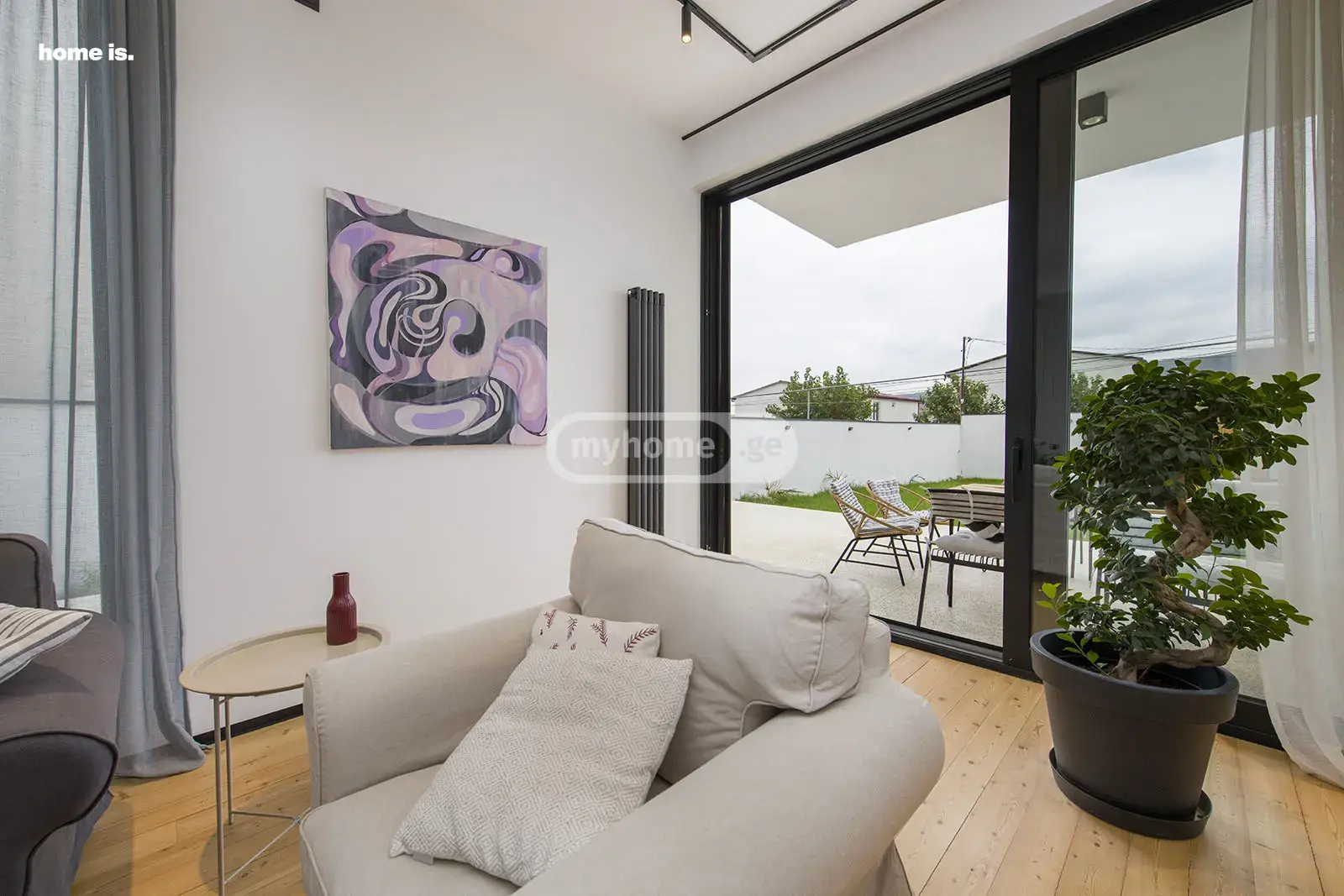 8 Room Private House For Sale view 6