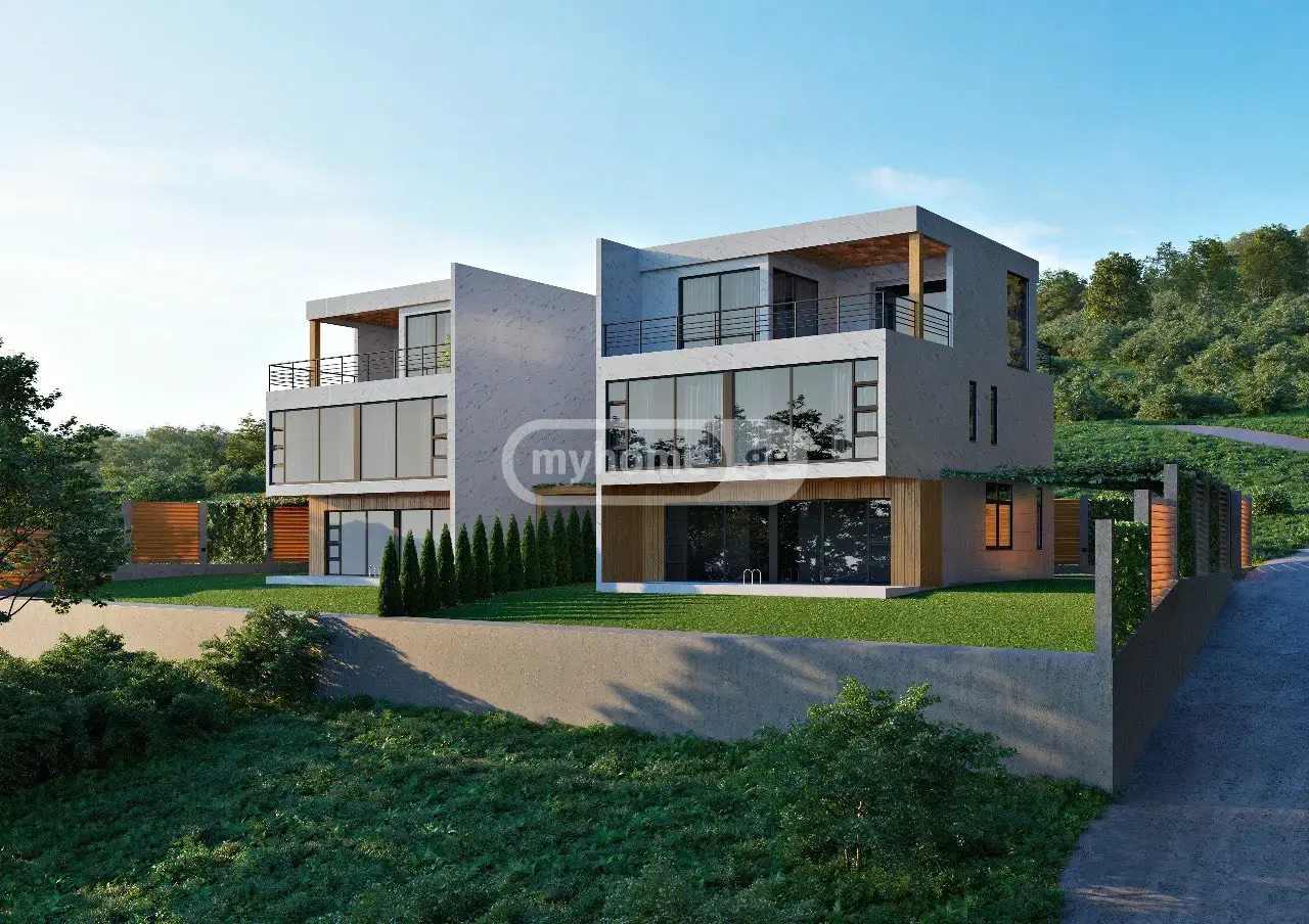 7 Room Private House For Sale view 2
