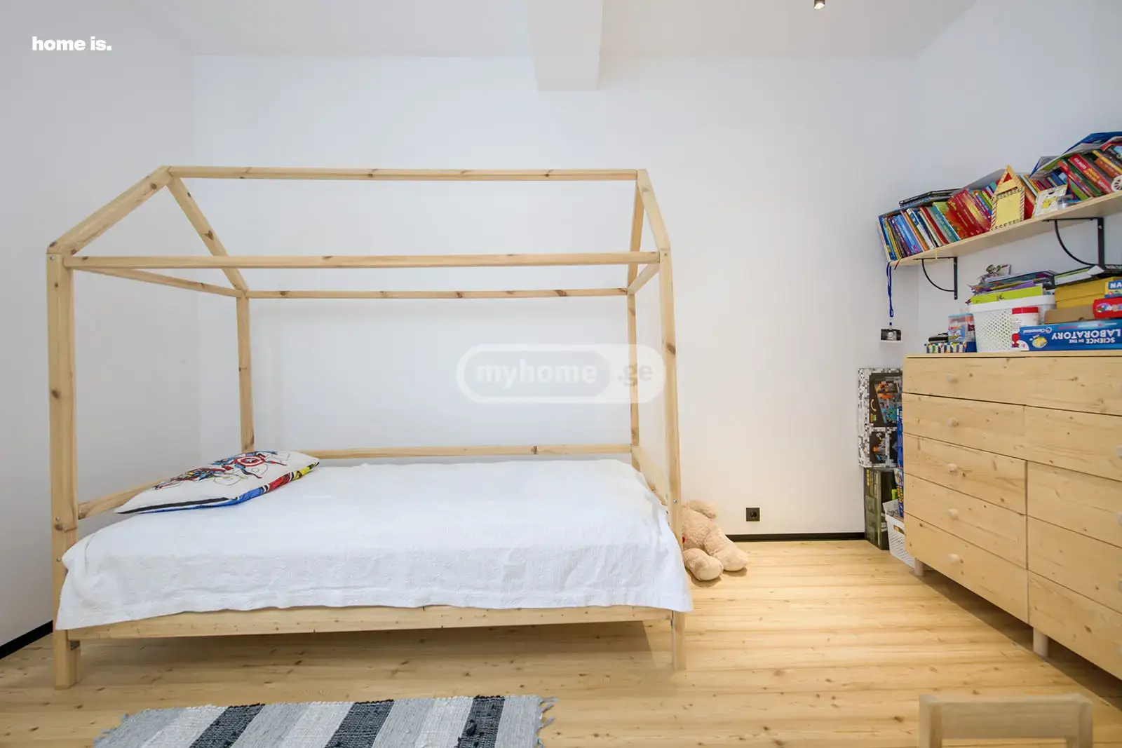 8 Room Private House For Sale view 7