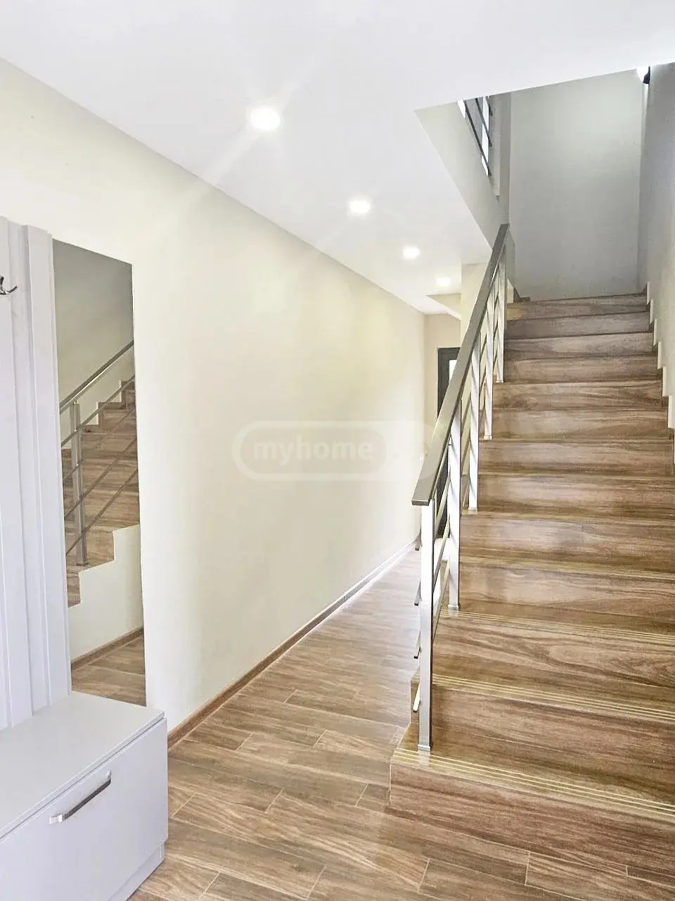 4 Room Country House For Sale view 2