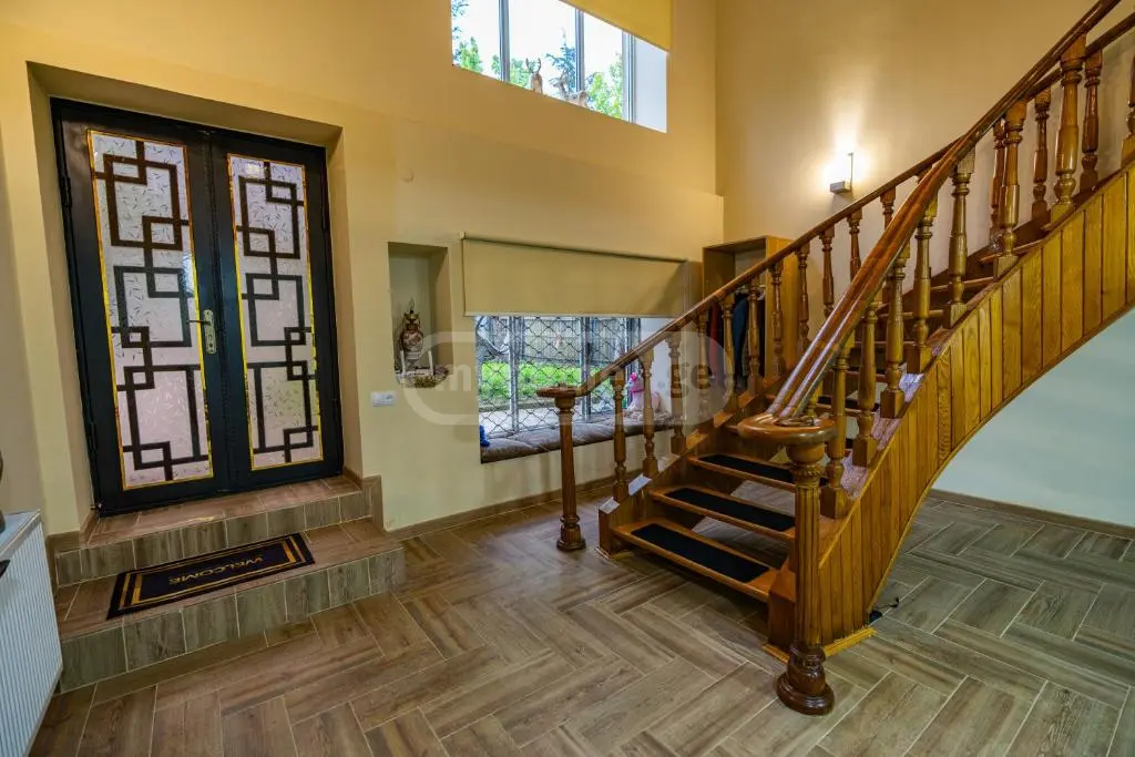 8 Room Hotel For Sale view 11