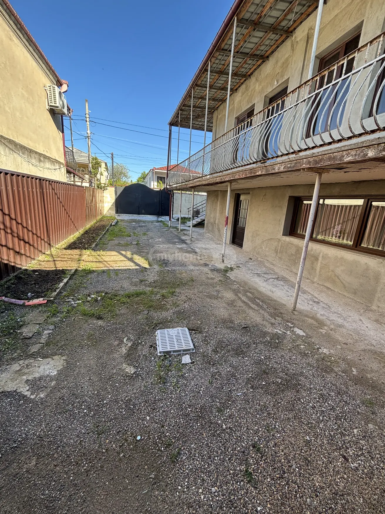 6 Room Private House For Sale view 8