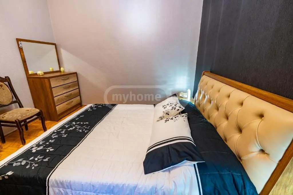 8 Room Hotel For Sale view 5