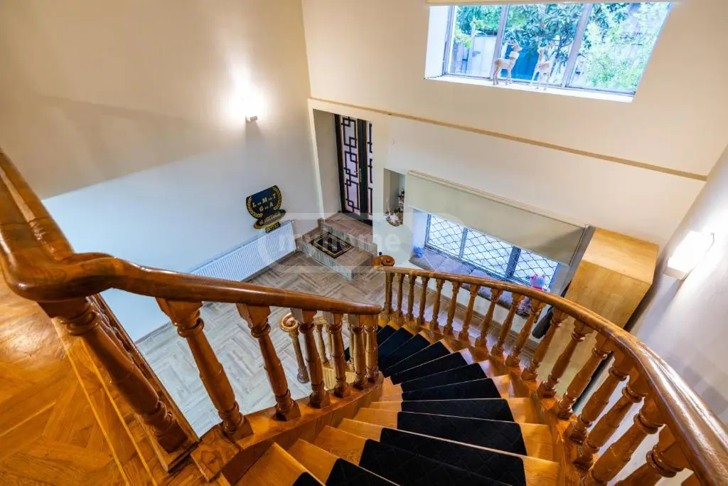8 Room Hotel For Sale view 4