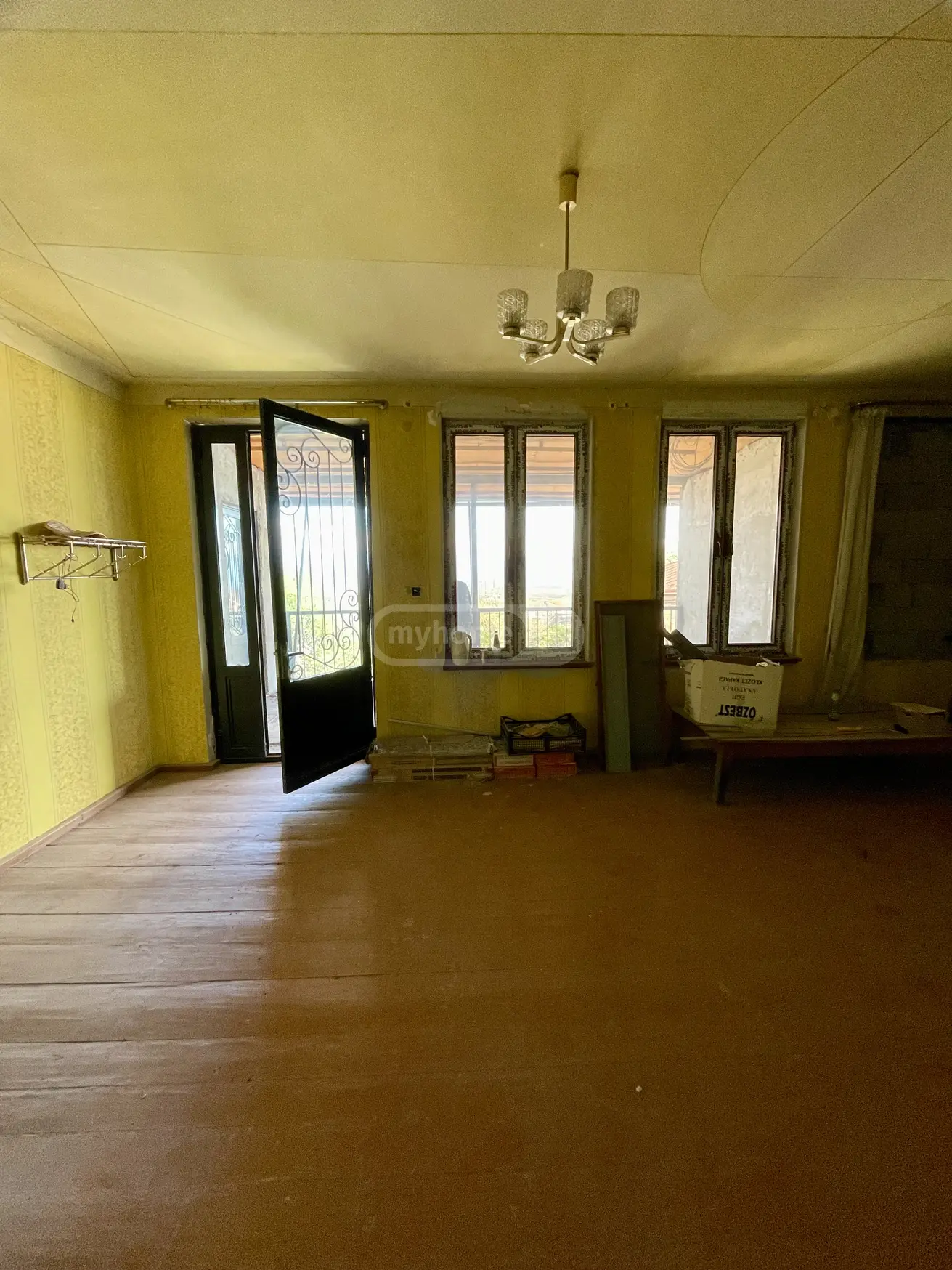 8 Room Private House For Sale view 4