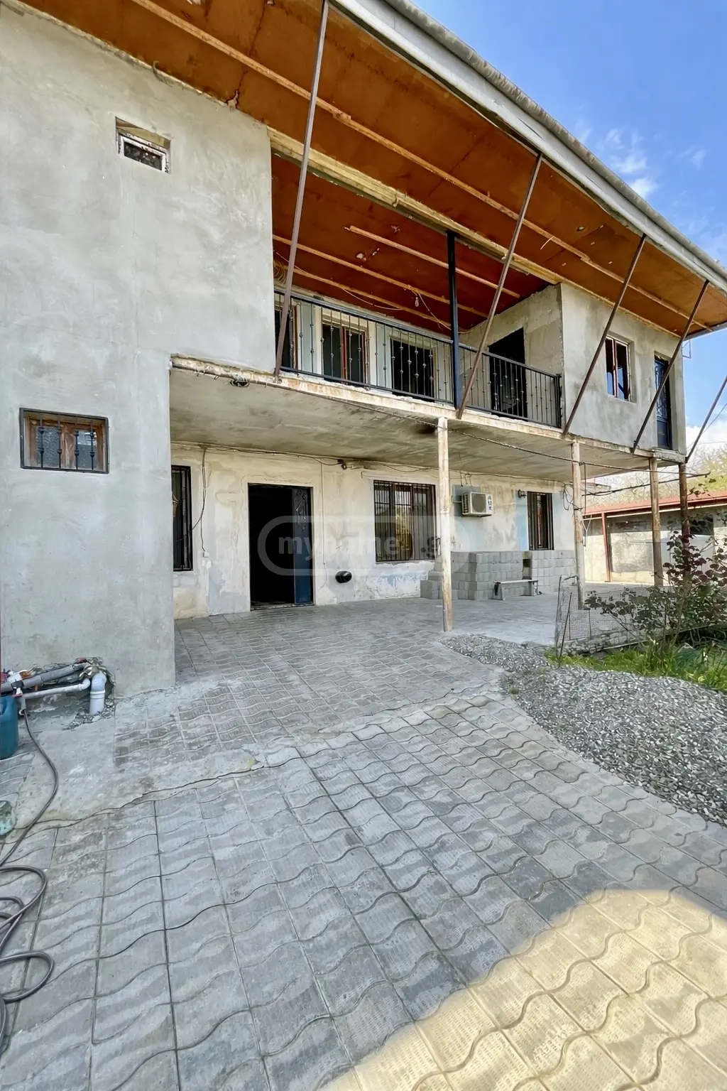 8 Room Private House For Sale view 1