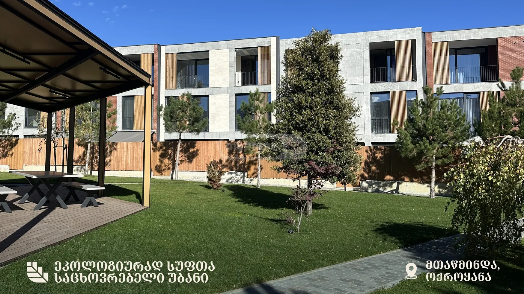 7 Room Private House For Sale view 3