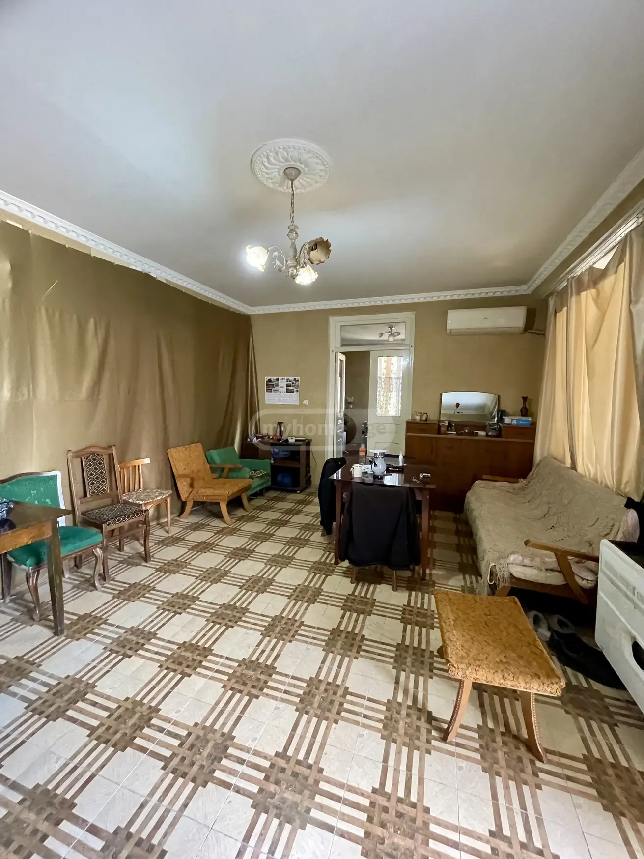 8 Room Private House For Sale view 6