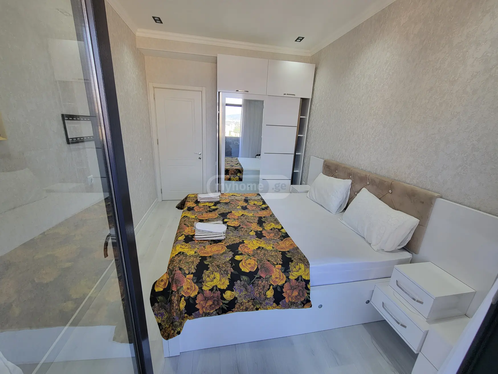 3 Room Apartment Daily Rent In Didi Digomi view 5