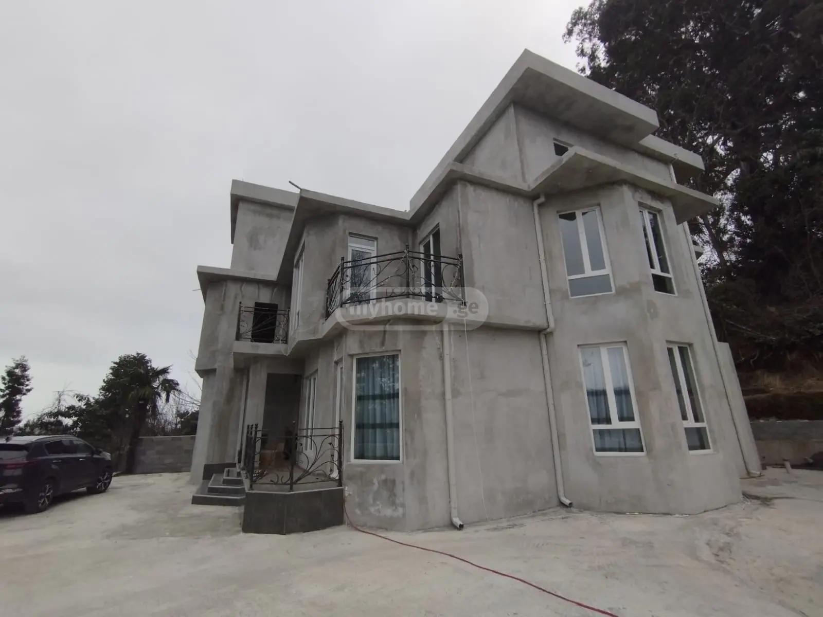 10+ Room Private House For Sale In Makhinjauri, In Batumi view 1