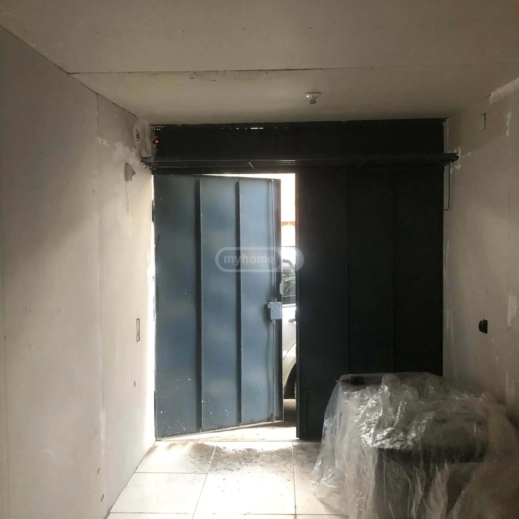 Garage Commercial Area For Rent In Vake view 5
