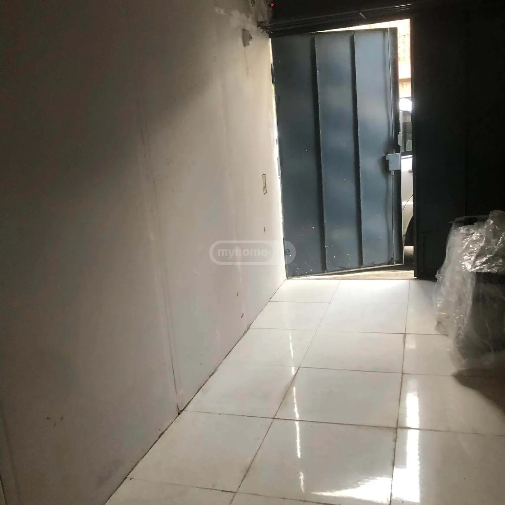 Garage Commercial Area For Rent In Vake view 11