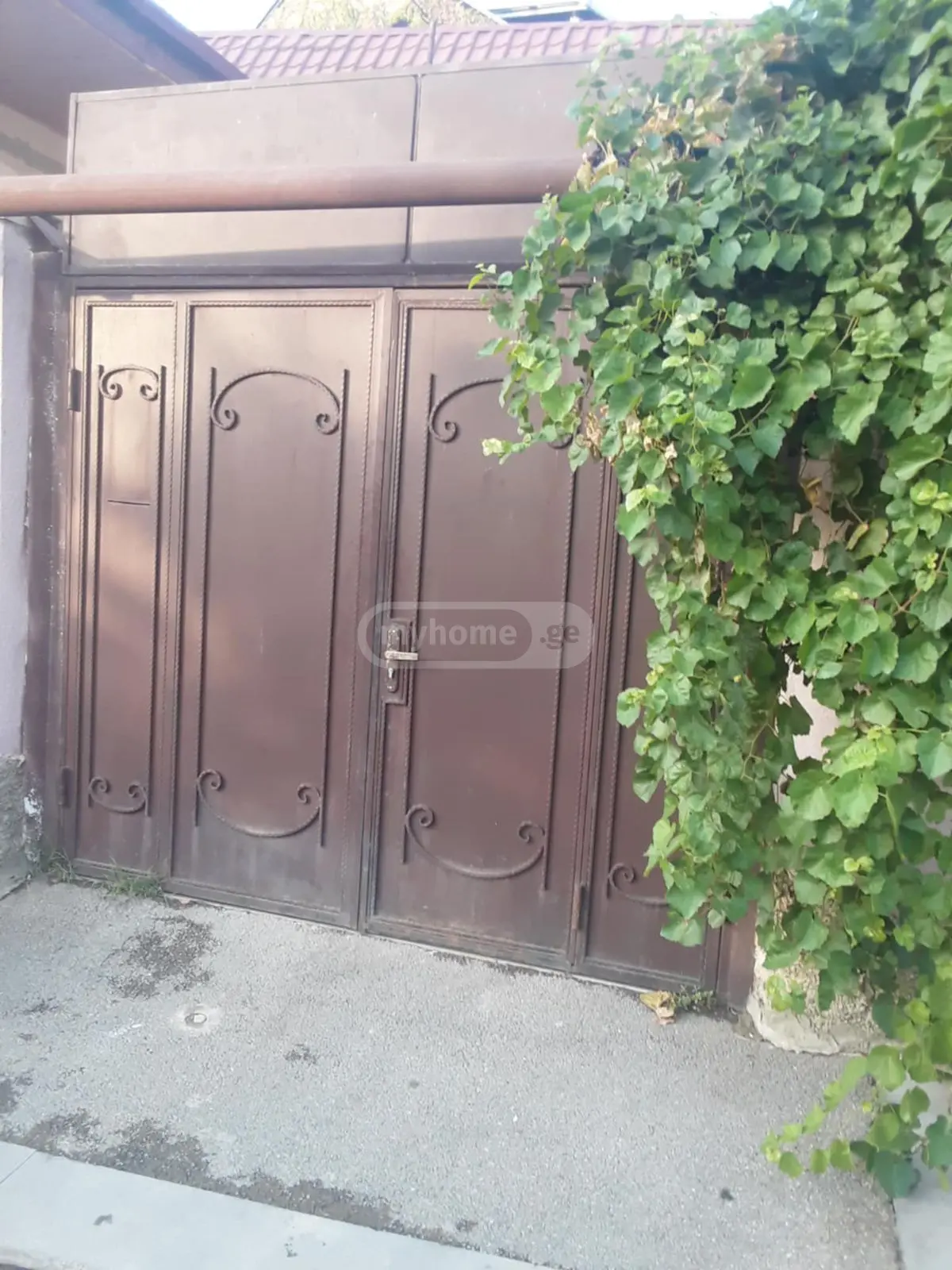 4 Room Private House For Sale view 2