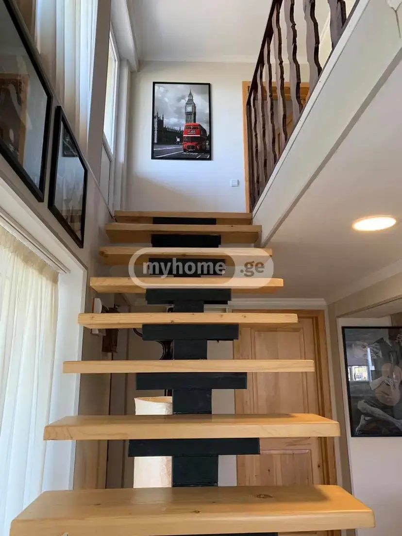 5 Room Private House For Sale view 2