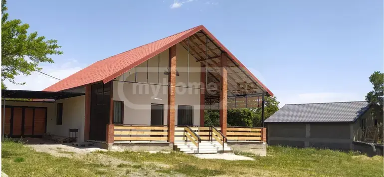 6 Room Country House For Sale view 1