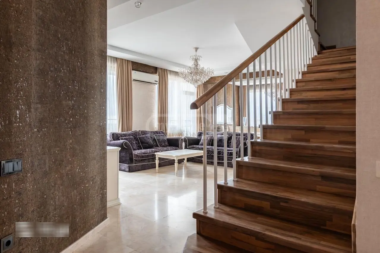 10+ Room Apartment For Sale In Tskneti view 4