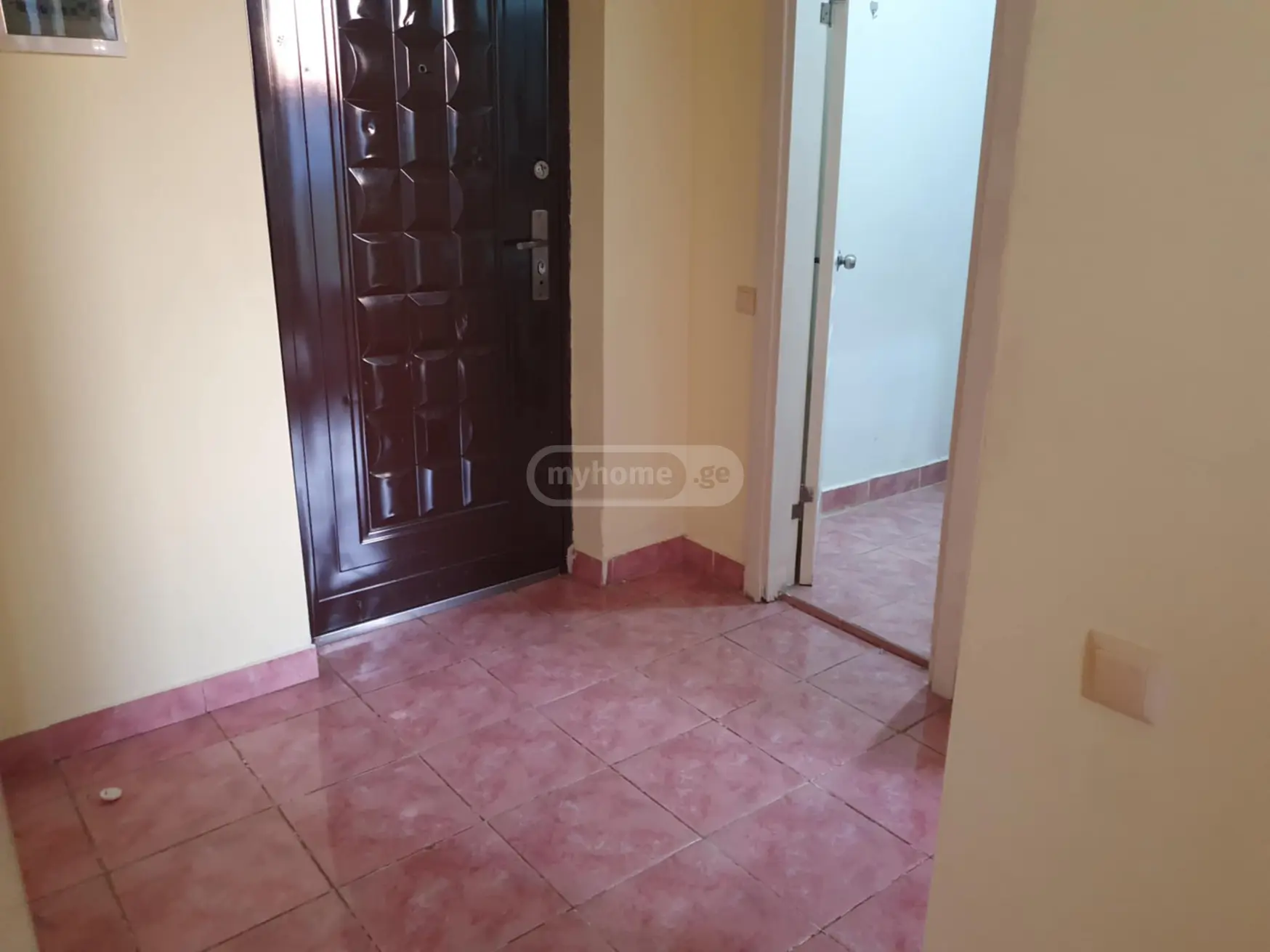 1 Room Apartment Daily Rent In Foti view 3