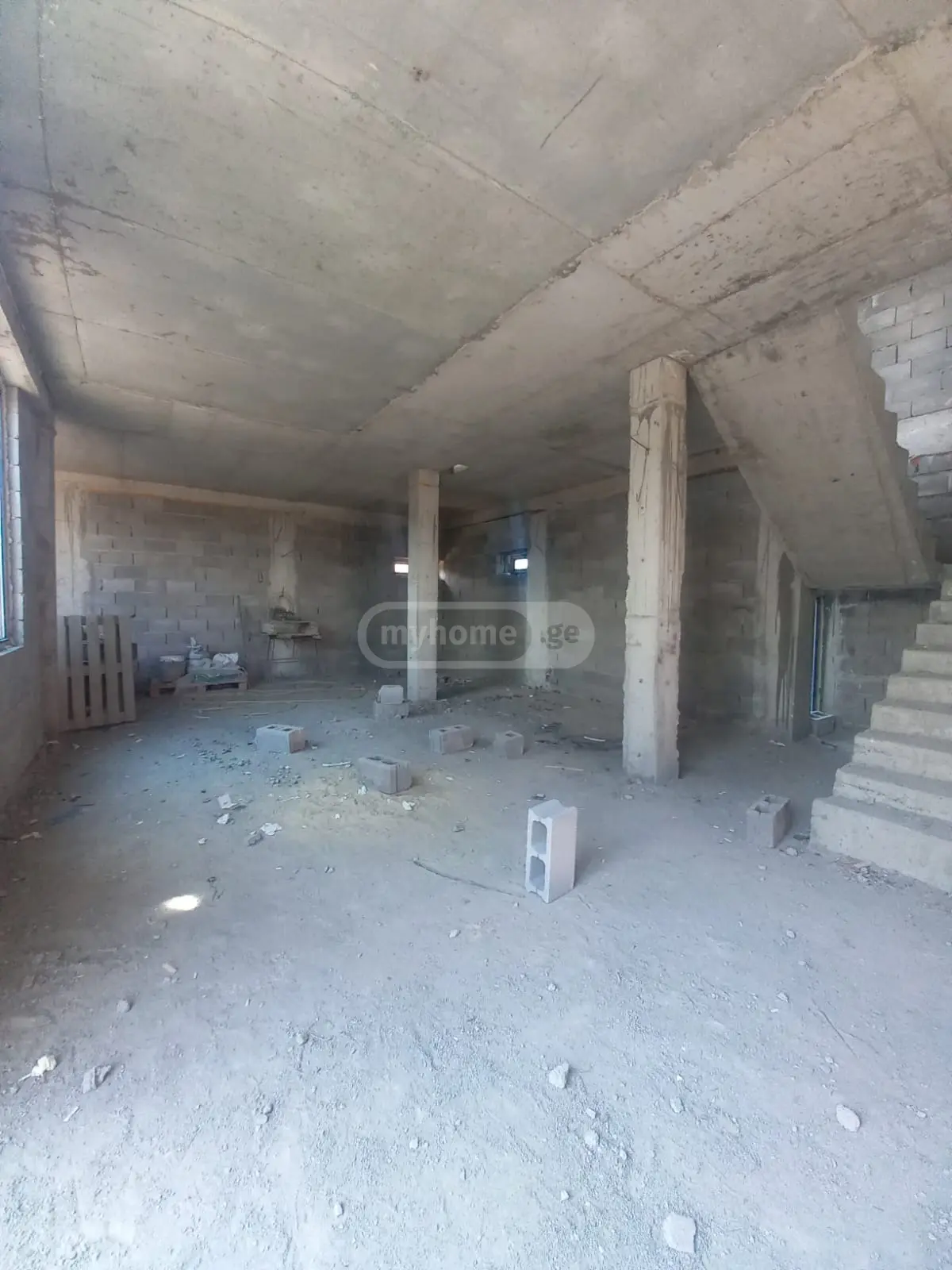 8 Room Private House For Sale view 7