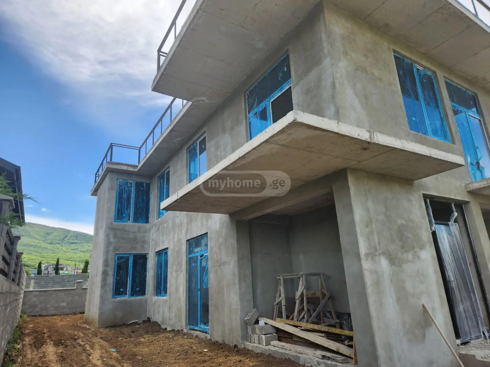 8 Room Private House For Sale view 5