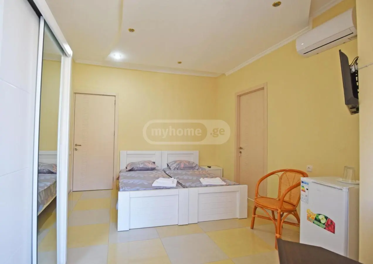 10+ Room Hotel For Rent In Vake view 5