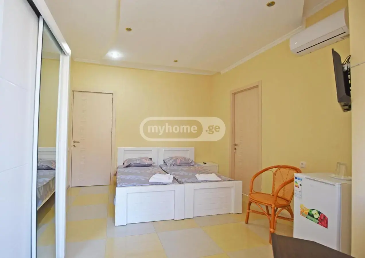 10+ Room Private House For Rent In Vake view 5