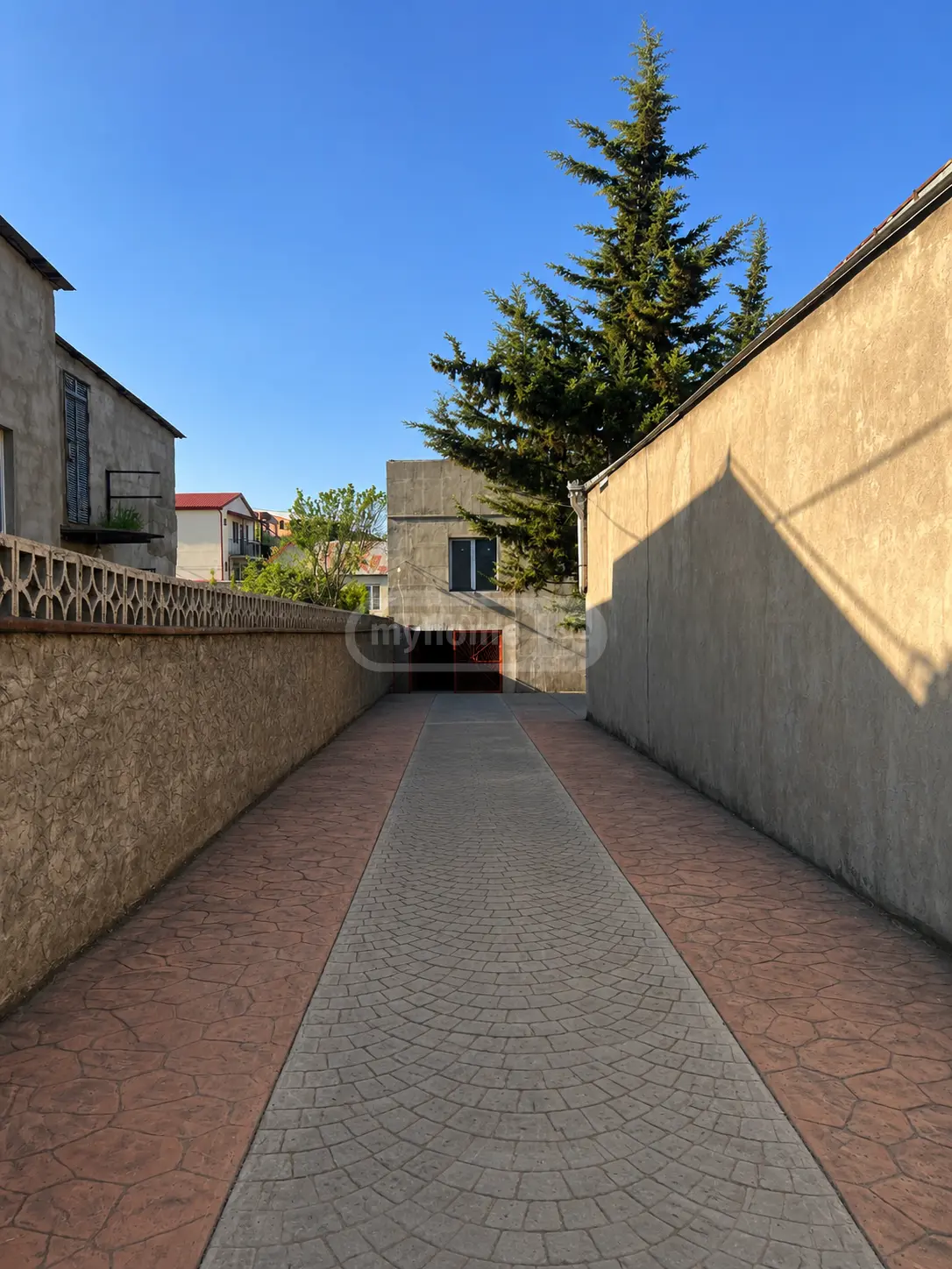 8 Room Private House For Sale view 7