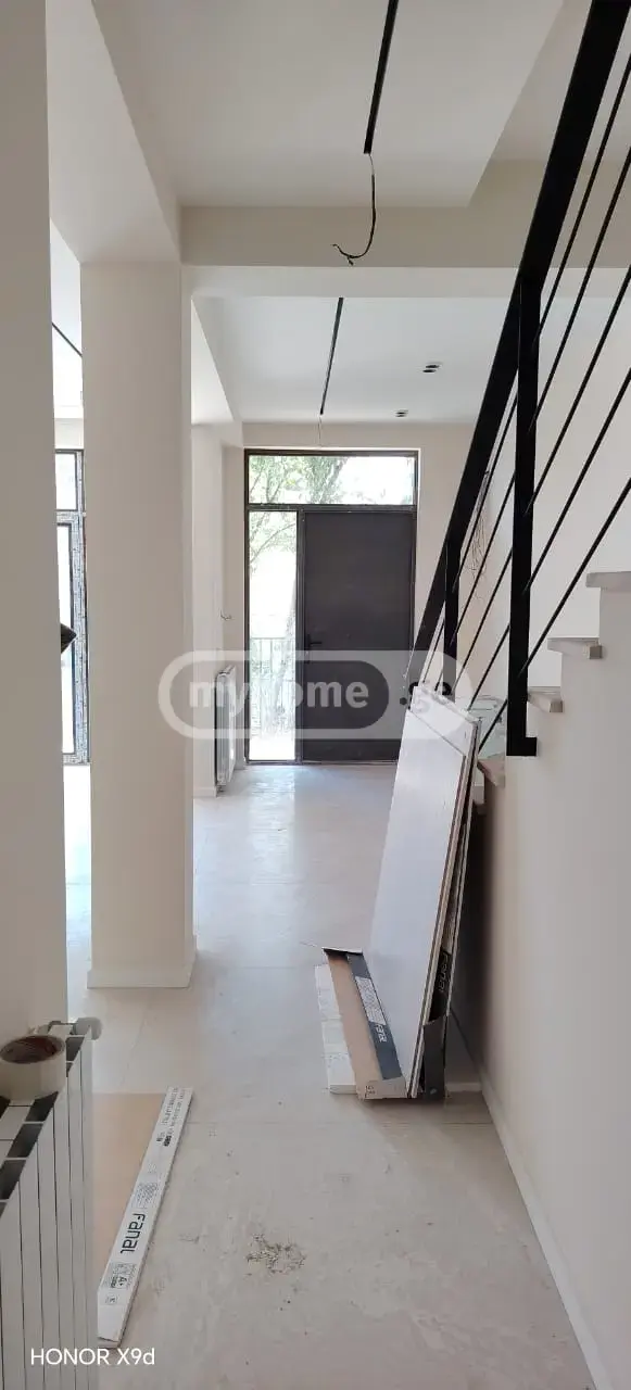 10+ Room Private House For Rent In Saburtalo view 2